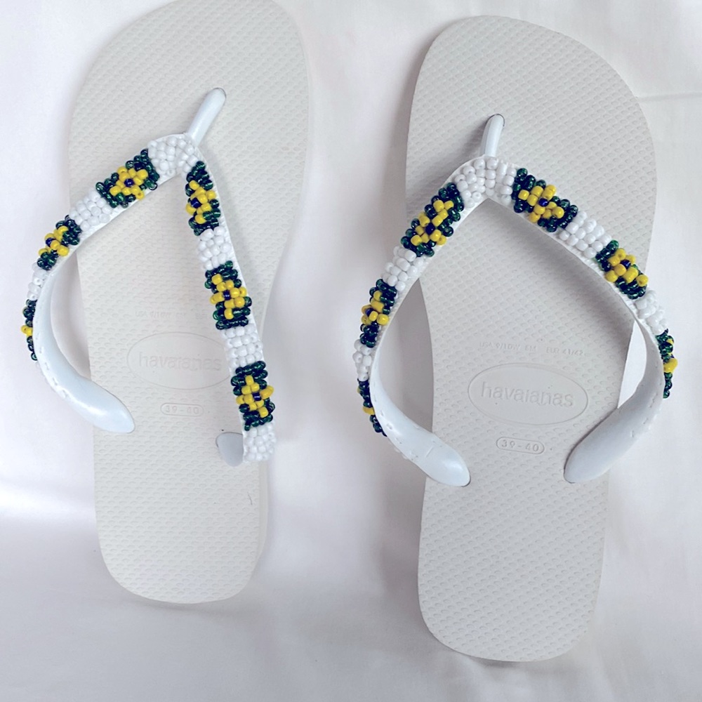 NWOT Original Regular Havaianas Handmade Embroidered Unisex MulticolorUS 9/10W